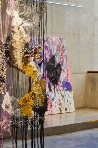 Read more about the article re-weaving m/other